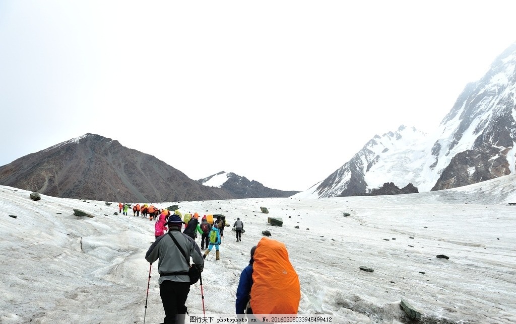 新疆雪山徒步